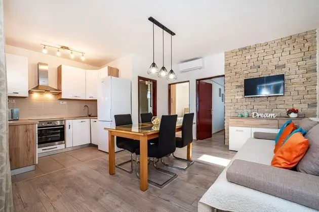 Apart Daire (Dreamy - free parking - A2(4))