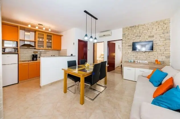 Apart Daire (Dreamy - free parking - A2(4))