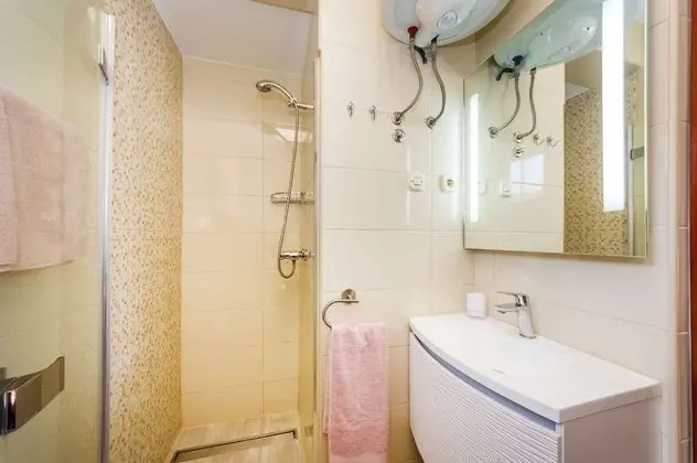 Apart Daire (Dreamy - free parking - A2(4))