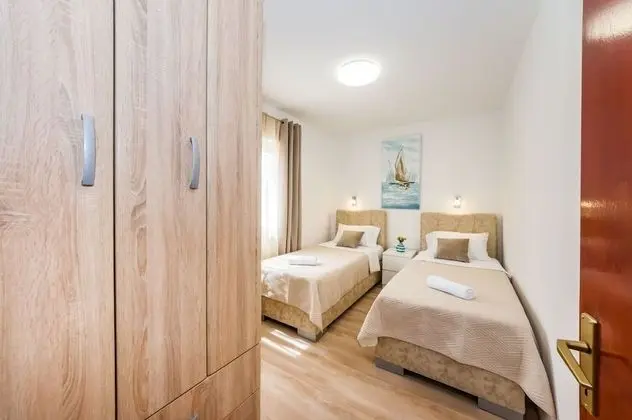 Apart Daire (Dreamy - free parking - A2(4))
