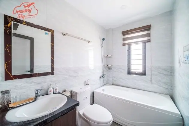 Deluxe Tek Büyük Yataklı Oda, Şehir Manzaralı (Sunny)