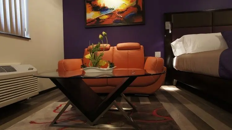 2 Queen Beds Suite