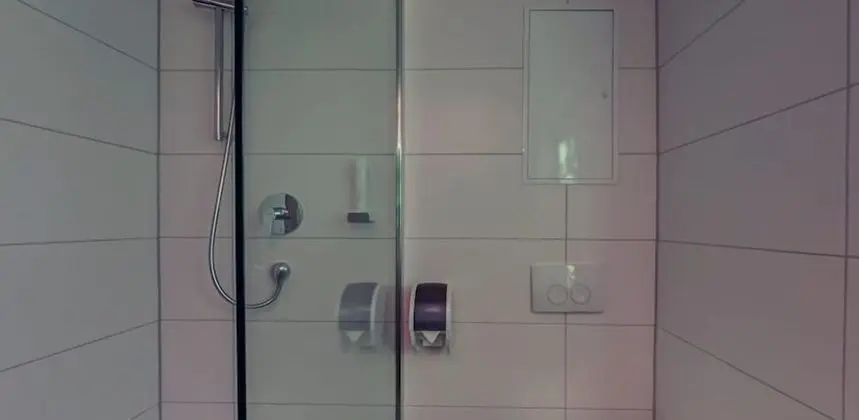 Tek Büyük Yataklı Oda (Haupthaus)