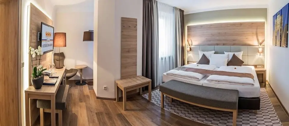 Business Tek Büyük Yataklı Oda