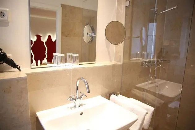 Design Tek Büyük Yataklı Oda (Small)