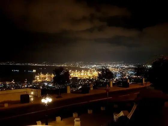 City Tek Büyük Yataklı Oda