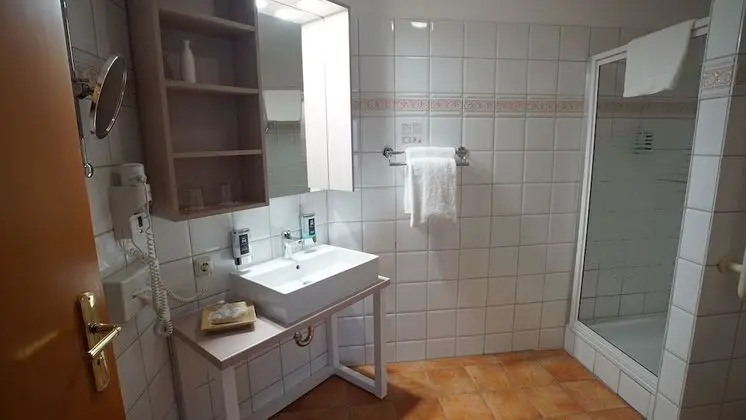 Comfort Tek Büyük Yataklı Oda