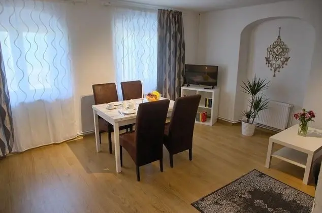 Apart Daire, Bahçe Manzaralı