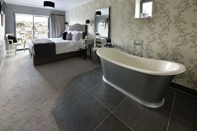 Luxury Tek Büyük Yataklı Oda