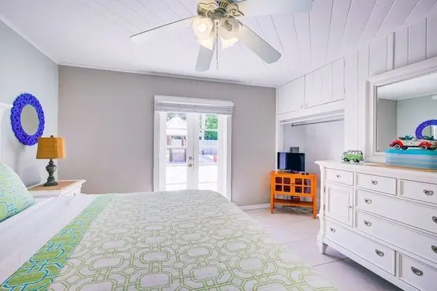 Ev (Driftwood Beach Oasis)