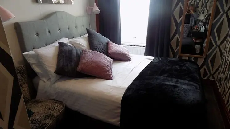 Standard Tek Büyük Yataklı Oda (Deco)