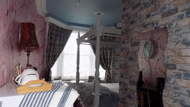 Tek Büyük Yataklı Oda, Deniz Manzaralı (Flamingo Four Poster)