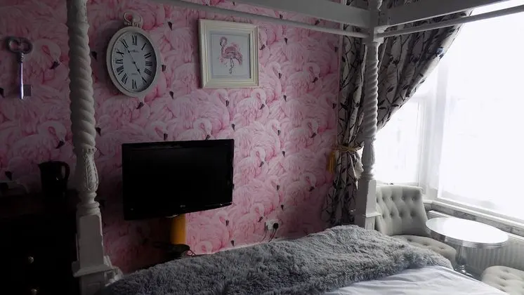 Tek Büyük Yataklı Oda, Deniz Manzaralı (Flamingo Four Poster)