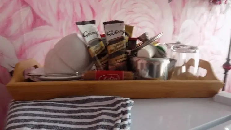 Tek Büyük Yataklı Oda, Deniz Manzaralı (Flamingo Four Poster)