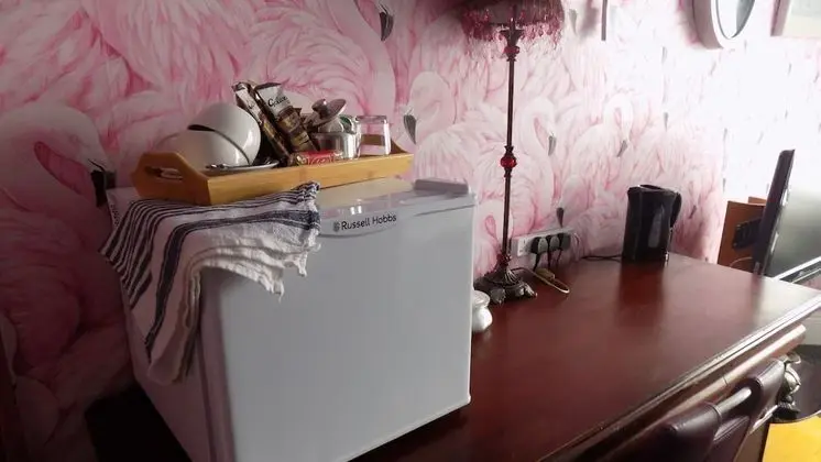 Tek Büyük Yataklı Oda, Deniz Manzaralı (Flamingo Four Poster)