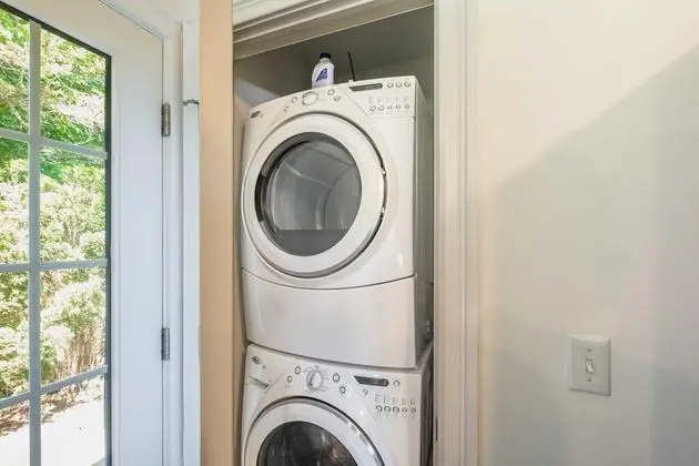 Ev