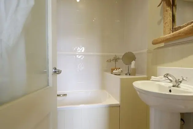 Standard Tek Büyük Yataklı Oda (Room 2)