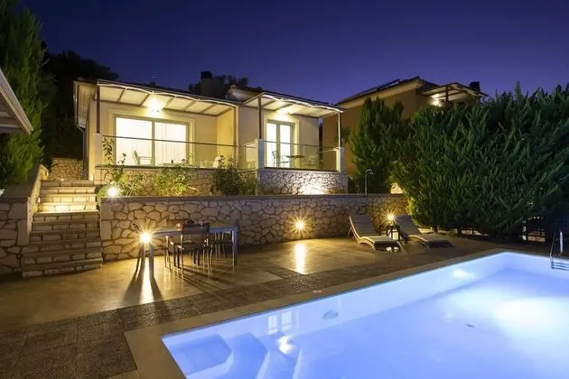 Luxury Villa (Feria)