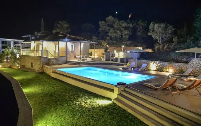 Luxury Villa (Liria)
