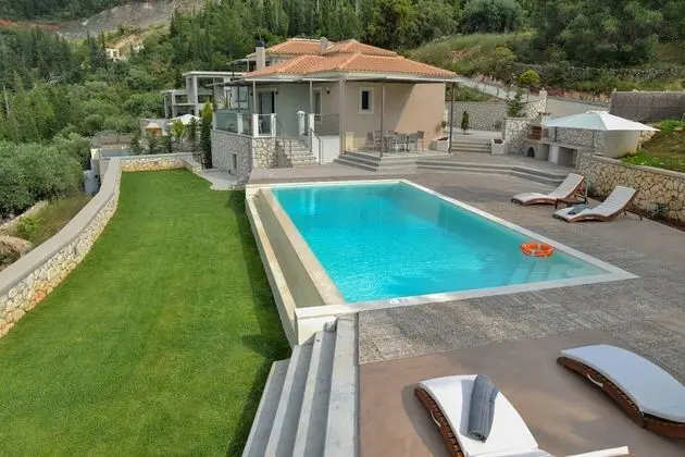 Luxury Villa (Liria)