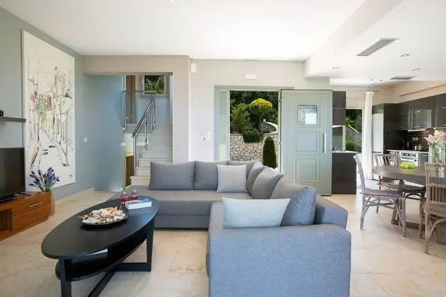 Luxury Villa (Liria)