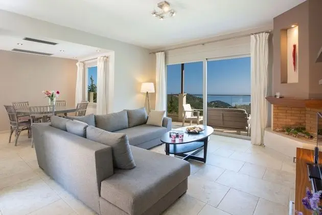 Luxury Villa (Liria)