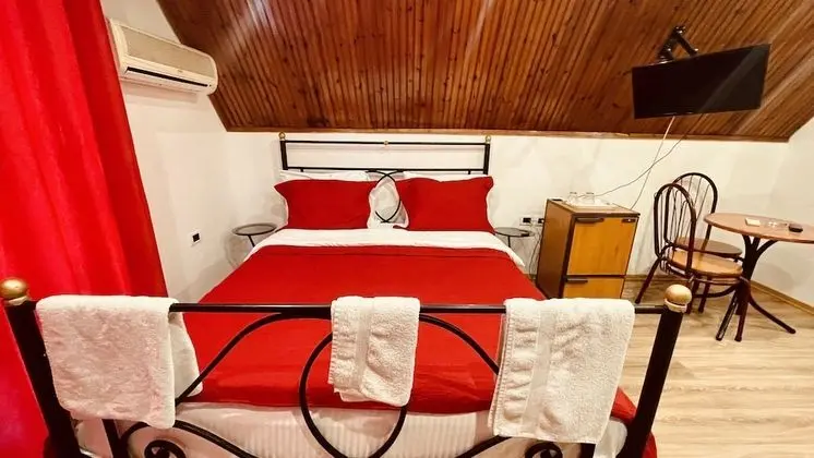 Üç Kişilik Oda