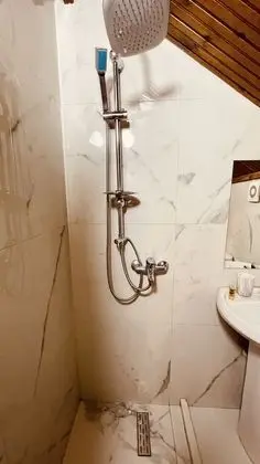 Üç Kişilik Oda