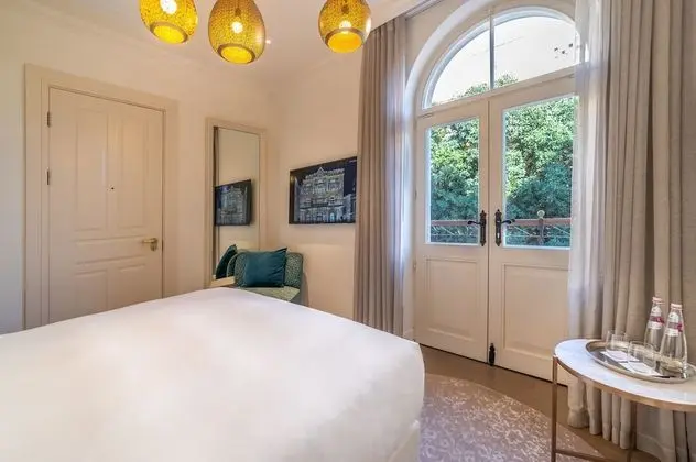 Classic Tek Büyük Yataklı Oda