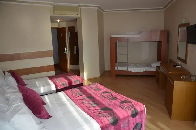 Standard Tek Büyük veya İki Ayrı Yataklı Oda, Deniz Manzaralı
