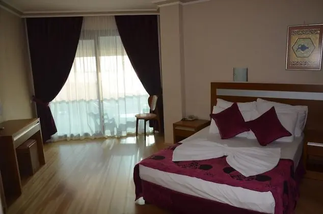 Standard Tek Büyük veya İki Ayrı Yataklı Oda, Deniz Manzaralı