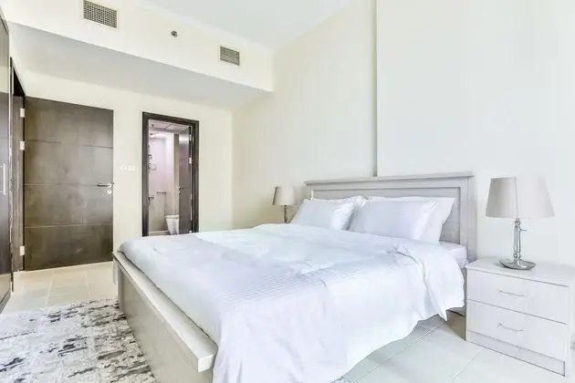 DHH - High Floor Spacious 2 Beds Torch Dubai Marina