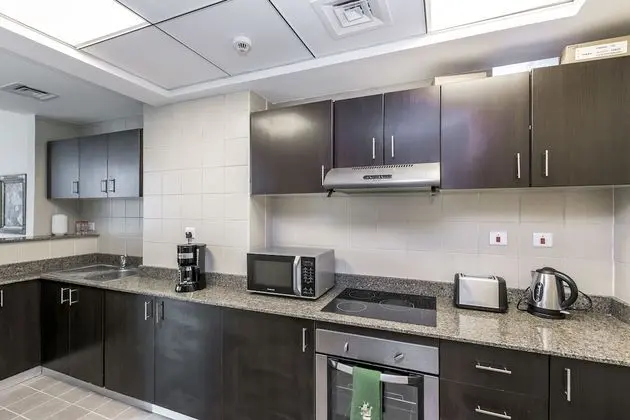 DHH - High Floor Spacious 2 Beds Torch Dubai Marina