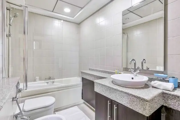 DHH - High Floor Spacious 2 Beds Torch Dubai Marina