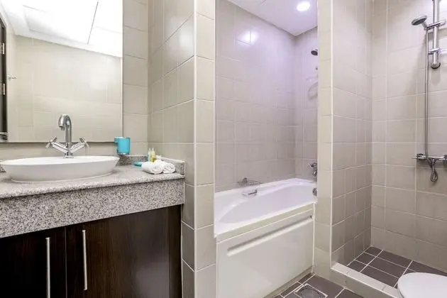 DHH - High Floor Spacious 2 Beds Torch Dubai Marina