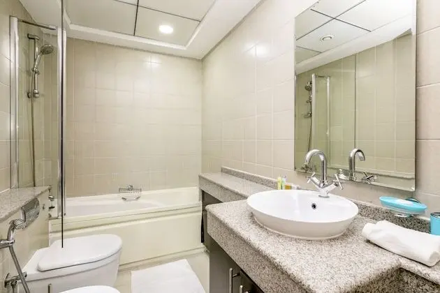 DHH - High Floor Spacious 2 Beds Torch Dubai Marina