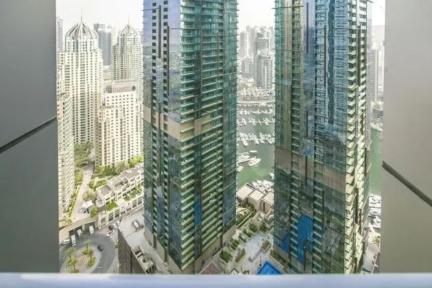 DHH - High Floor Spacious 2 Beds Torch Dubai Marina