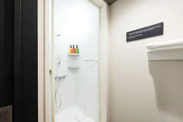 Ortak Ranzalı Oda, Sadece kadınlar için, Sigara İçilmez (12 Person Occupancy)