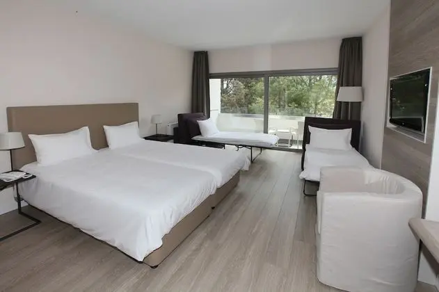 Junior Süit, Bahçeli