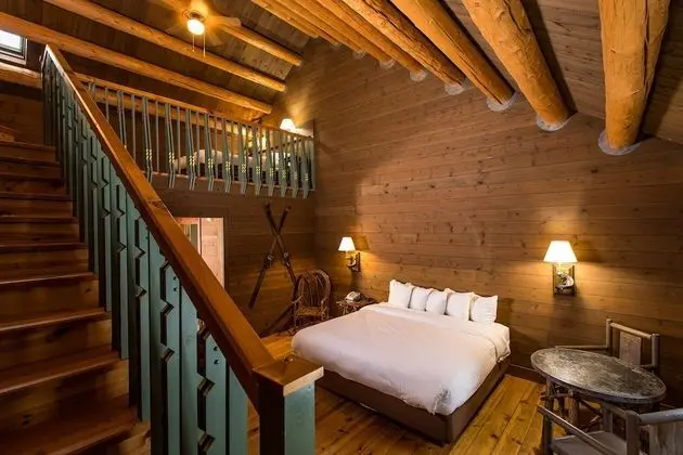 Çatı Katı (Loft), Birden Çok Yatak (1 King Bed, 1 Queen Bed)