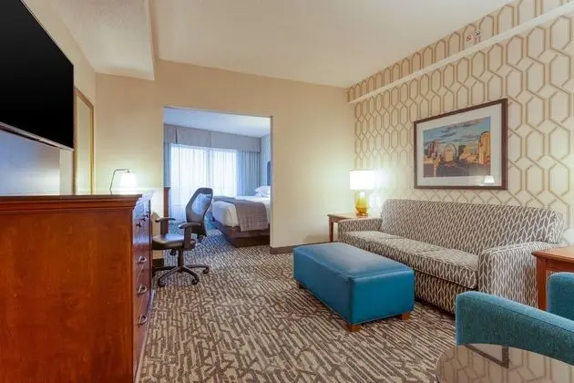 Deluxe Oda, 2 Büyük (Queen) Boy Yatak, Buzdolabı ve Mikrodalga (Sofa Bed, Upper Floor)