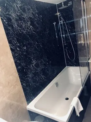Classic Tek Büyük veya İki Ayrı Yataklı Oda, Banyolu/Duşlu