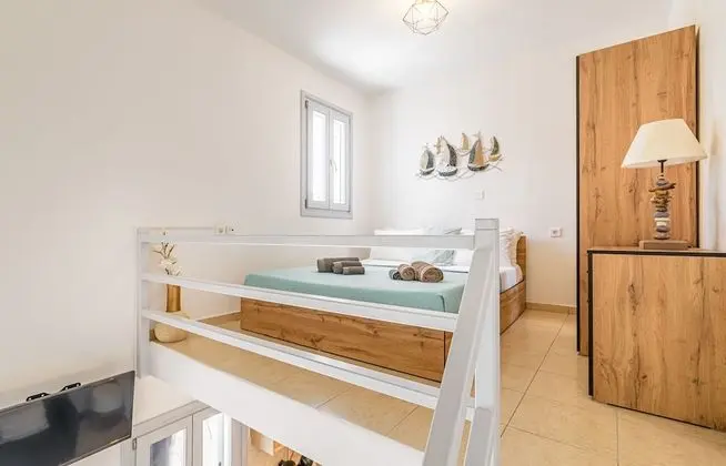 Junior Dubleks, 1 Büyük (Queen) Boy Yatak ve Çekyat, Sigara İçilmez, Avlu Manzaralı