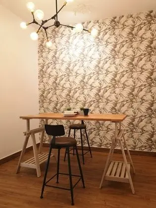 Salle De Vie Studio - Essential Travelers Only