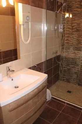 Comfort Üç Kişilik Oda, Bahçe Manzaralı