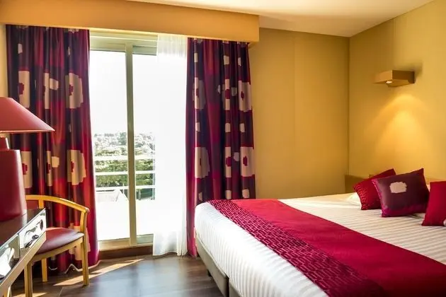 Comfort Tek Büyük veya İki Ayrı Yataklı Oda
