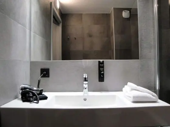 Tek Büyük Yataklı Oda, Balkon