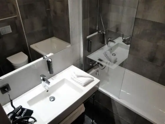 Tek Büyük Yataklı Oda, Balkon