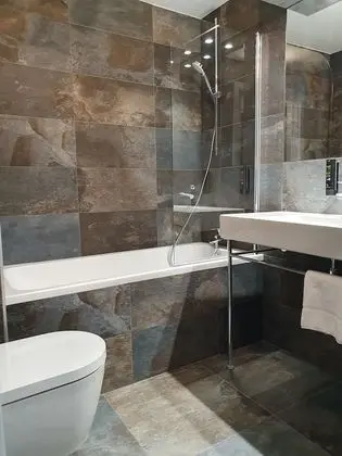 Tek Büyük Yataklı Oda, Balkon