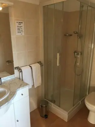 Standard Tek Büyük veya İki Ayrı Yataklı Oda